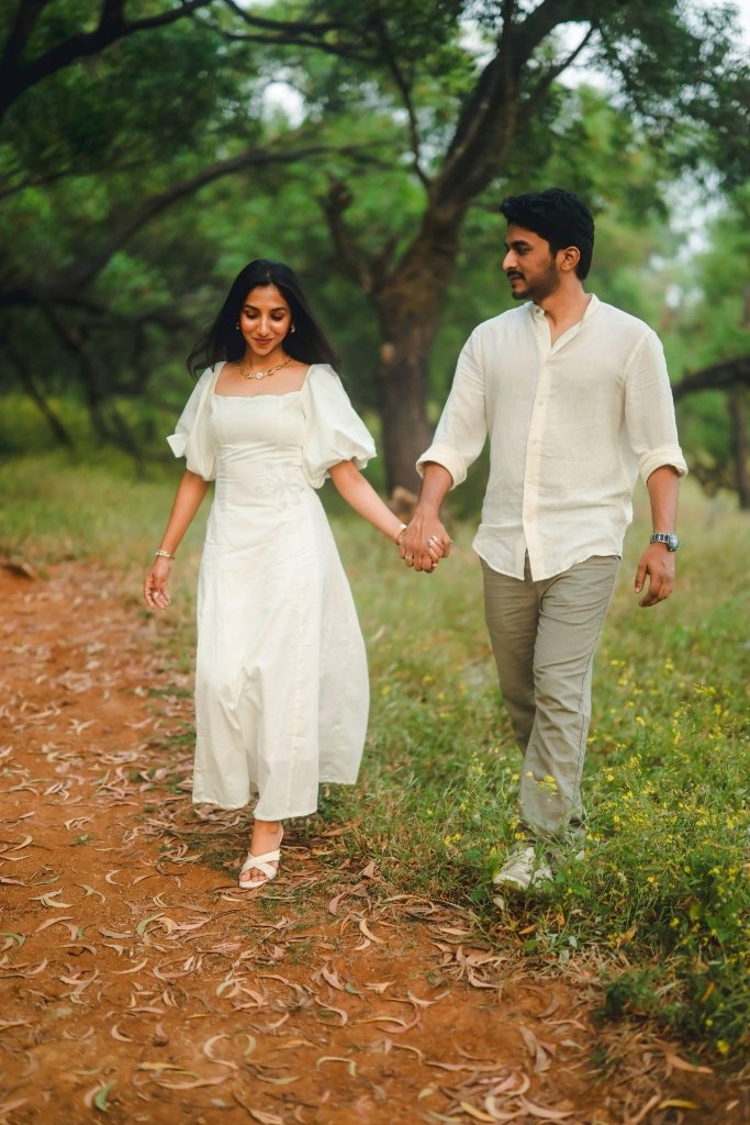 Rohit and Sakshi walking hand in hand